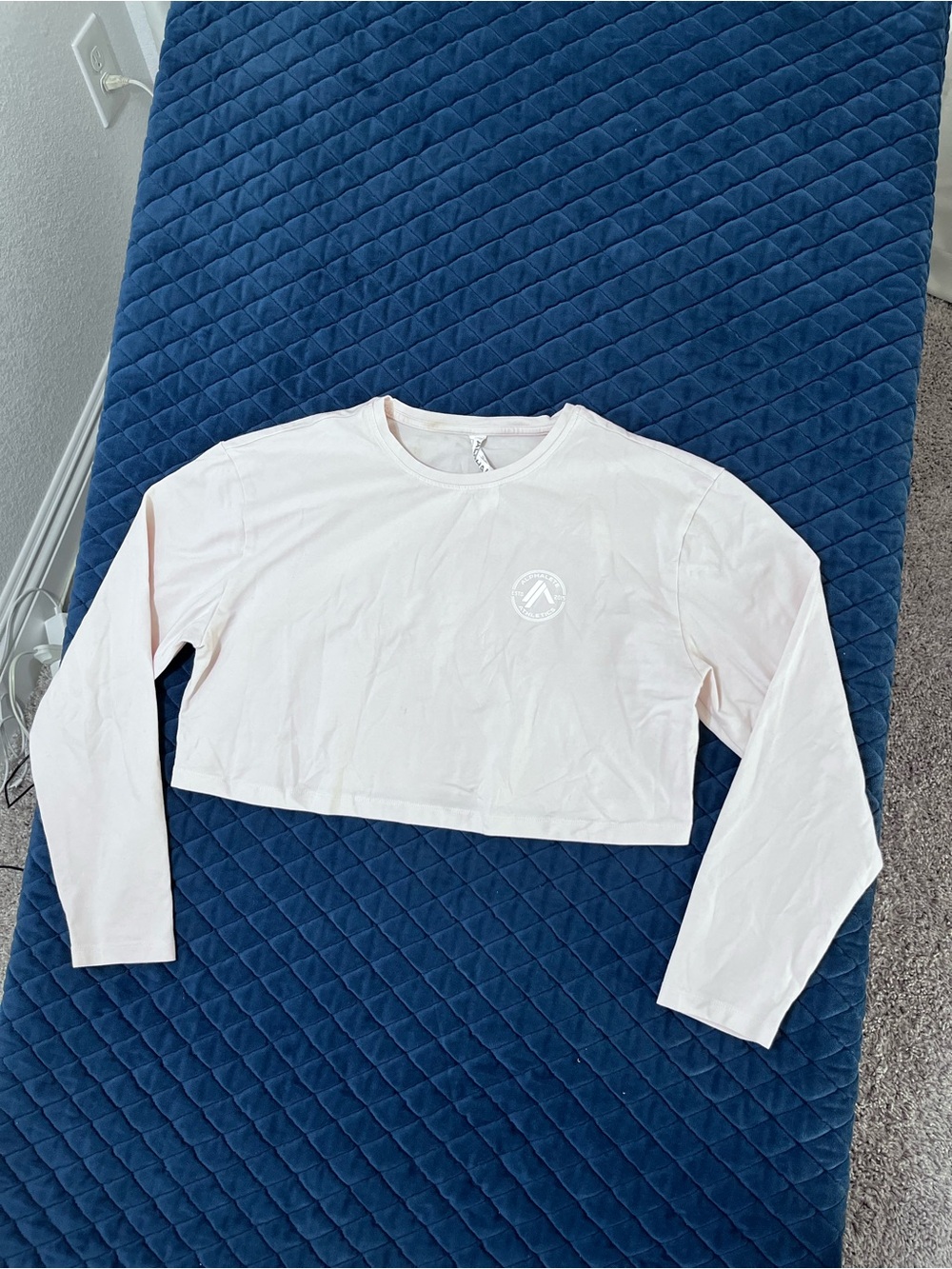 Alphalete Light Pink Women’s Long-Sleeve Cropped Tee - Casual Gym Wear - Sz S